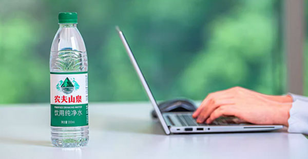 農夫山泉綠瓶水布局品牌戰略，低價搶占市場高地